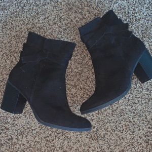 American Eagle booties SIZE 9
